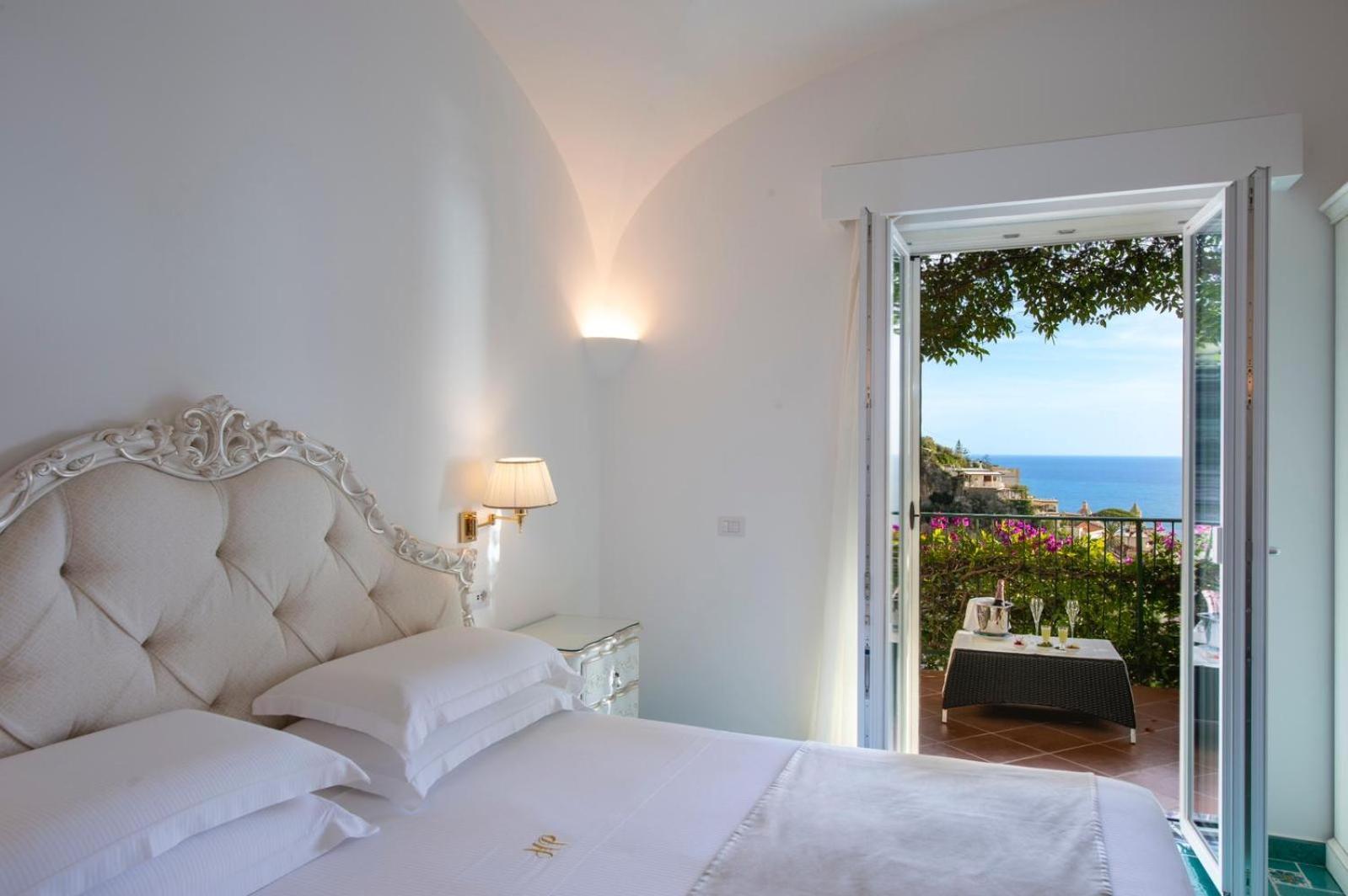 Hotel Pellegrino Praiano Extérieur photo