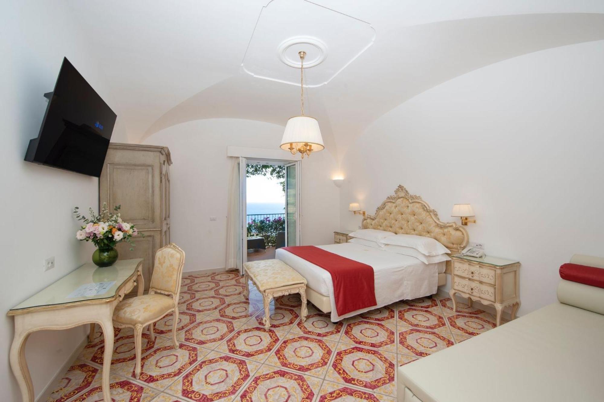 Hotel Pellegrino Praiano Extérieur photo