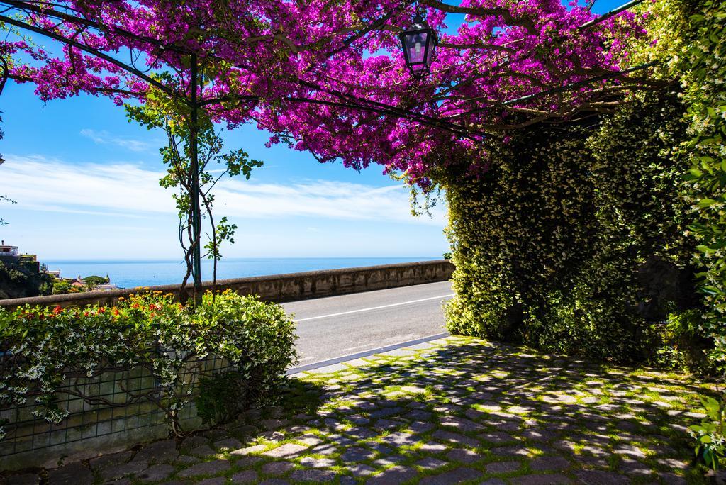 Hotel Pellegrino Praiano Extérieur photo