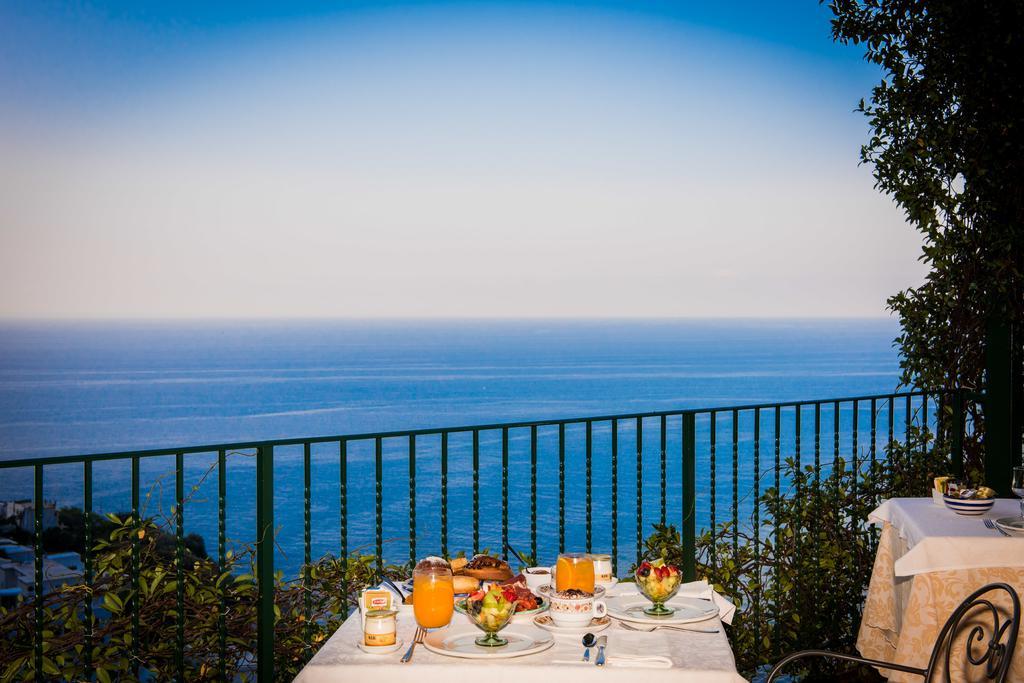 Hotel Pellegrino Praiano Extérieur photo