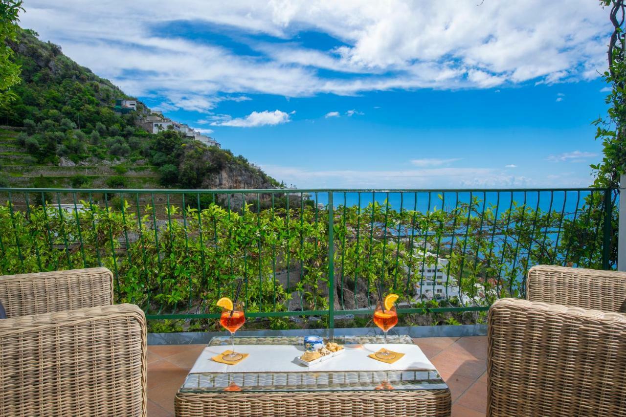 Hotel Pellegrino Praiano Extérieur photo