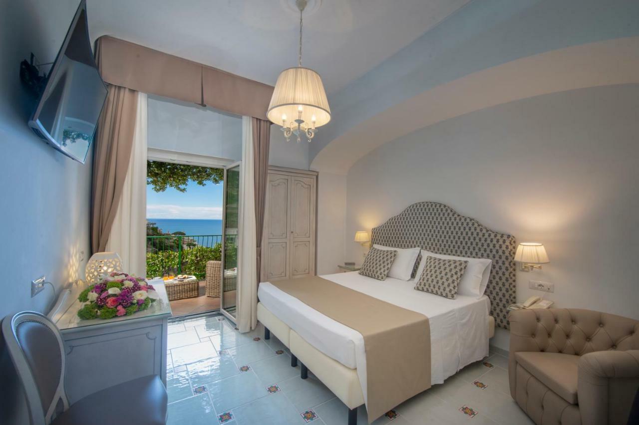 Hotel Pellegrino Praiano Extérieur photo