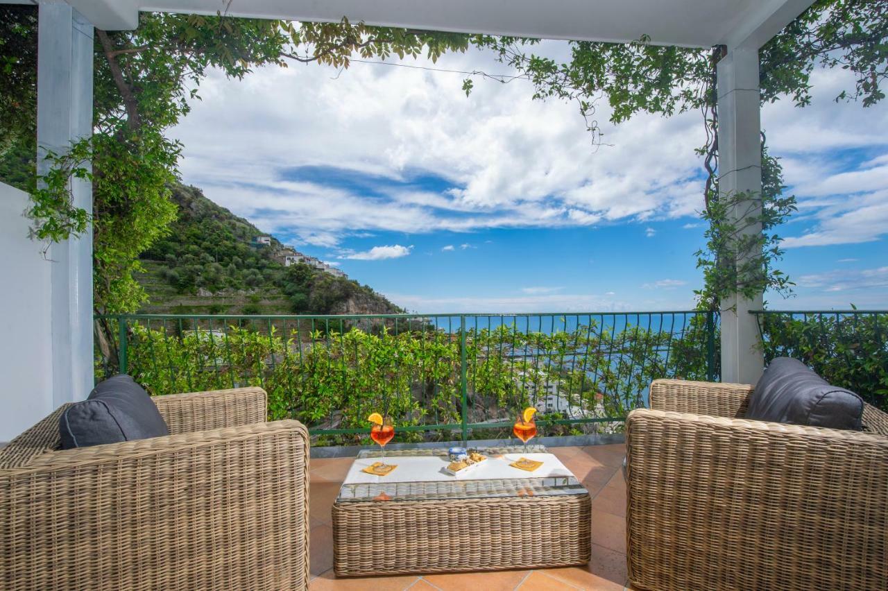Hotel Pellegrino Praiano Extérieur photo
